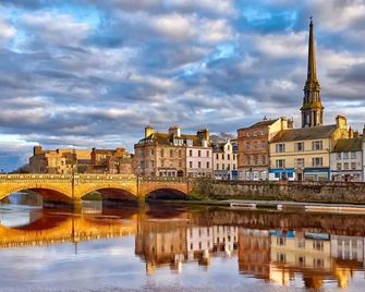 Luxury Georgian Aparthotel by Hauss Ayr - 5mins to Beach, Town Centre! - Ayr