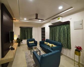 West Front Shaakya Lavish Three Bhk Flats - Hyderabad - Living room