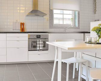 4 Person Holiday Home in Skarhamn - Skarhamn - Cocina