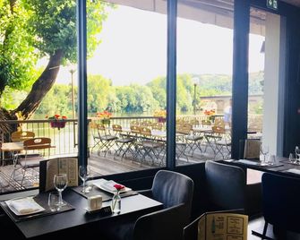 لا تشارتريوس لوجيس هوتل ريستوران - كاهور - مطعم