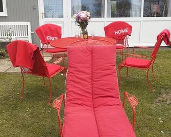 Saffron Cove, Seaside Chalet Bideford - Bideford - Patio