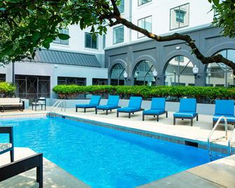 Sheraton Suites Columbus Worthington - Columbus - Pool