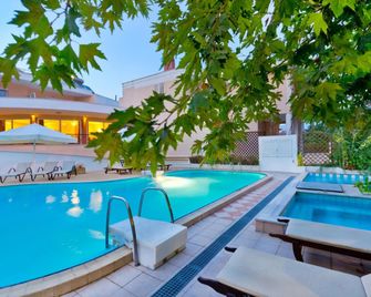 Hotel Filia - Thasos Town - Pool