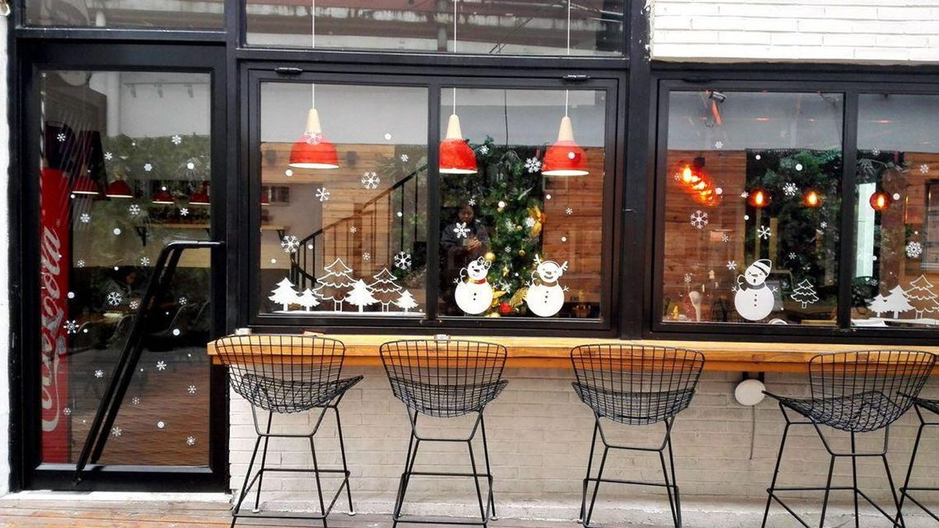 登巴國際連鎖客棧上海旗艦店