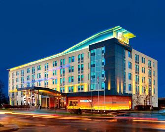 Aloft Montreal Airport - Montreal - Building