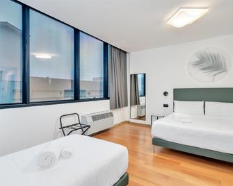 B&b Hotel Alba - Alba - Phòng ngủ