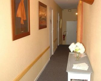 Hotel L'ecailler - Saint-Pierre-d'Oléron - Flur