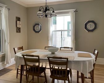 Light-filled, historic stunner in the heart of GR. - Grand Rapids - Dining room