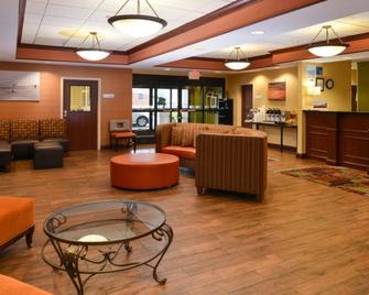 Holiday Inn Express & Suites Dayton-Centerville - Centerville - Lobby