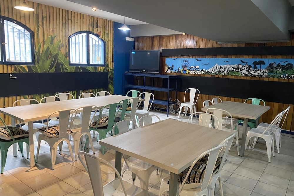 Hostel Cienfuegos Santiago Centro - סנטיאגו - מסעדה