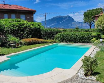 Villa Laura - Lierna - Piscina