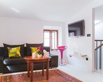 Boutique Old Town House Karkovich - Hvar - Living room