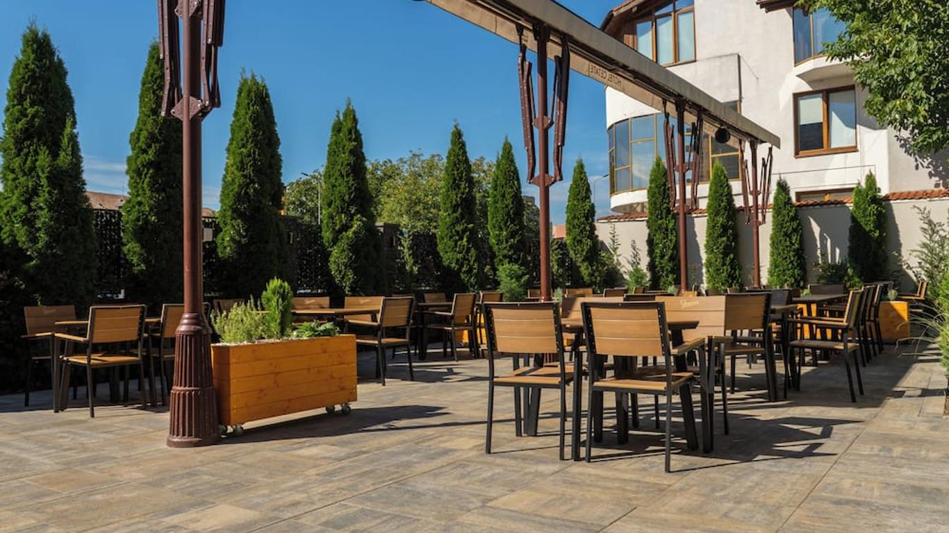 Hotel Cetate