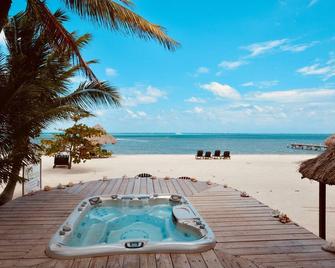 Xanadu Island Resort - San Pedro Town - Playa