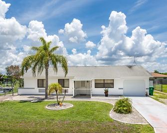 Chaves - Port Charlotte - Building