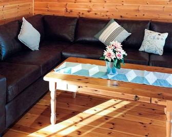 Four-Bedroom Holiday home in Norheimsund - Norheimsund - Sala de estar