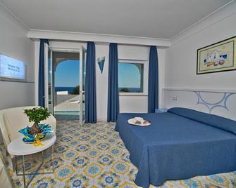 Hotel Villa Miralisa - Forio - Bedroom