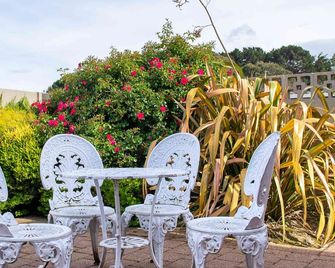Tower Lodge Motel - Invercargill - Patio