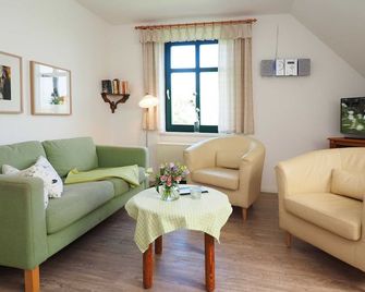 Hayloft - Ferienhof Hafflandsichten - Kutzow - Wohnzimmer