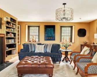 20 minutes to Jiminy Peak and Bousquet Mountain - New Lebanon - Lounge