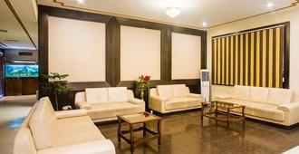 Hotel Plaza Inn - Varanasi - Reception