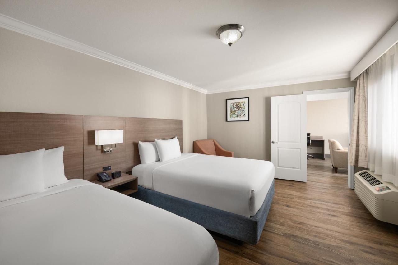 Solara Inn and Suites