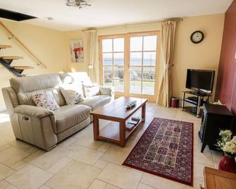 Ettrick Cottage - Isle of Bute - Living room