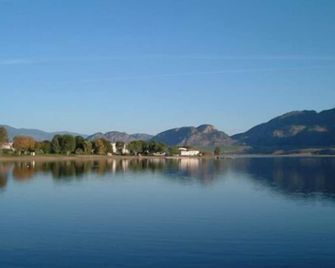 Falcon Resort - Osoyoos - Exterior