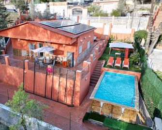 Relax House Barcelone - Sant Esteve Sesrovires - Pool