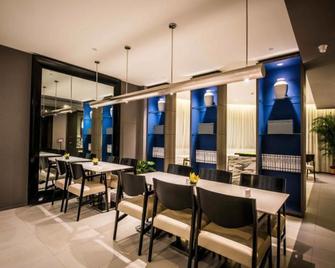 Jinjiang Inn Select Nanchang Qinshan Lake Shanghai North Road Metro Station - Nanchang - Restaurante