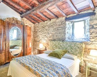 Deluxe Holiday Home in San Godenzo With Pool - San Godenzo - Habitación