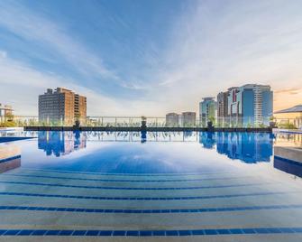 Seda Residences Makati - Manila - Pool