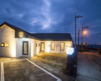 Wooyeon Handong Pension - Ciudad de Jeju - Edificio