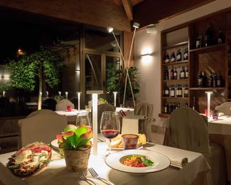 Brianteo Hotel and Restaurant - Burago di Molgora - Restaurante