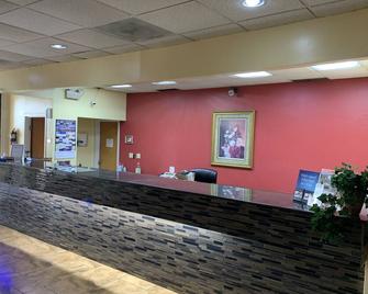 Americas Best Value Inn Forest - Forest - Rezeption