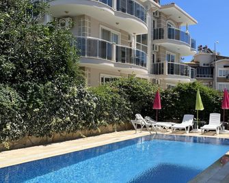 Belek Gold Pansiyon - בלקובה - בריכה