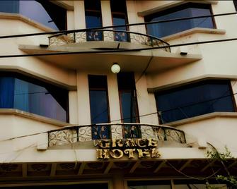 Grace Hotel And Restaurant - Faisalābād - Building