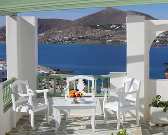 Villa Isabella Studios & Suites - Naousa - Balcony