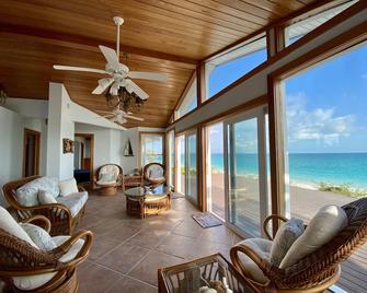 Luxury Secluded Paradise 4BR, 2 1/2BA, Spectacular 360 degree Caribbean views! - Bennett’s Harbour - Sala de estar