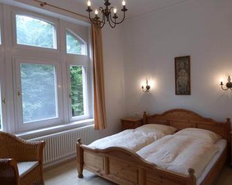 Hotel Villa Toscana - Gersthofen - Bedroom