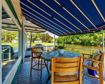 Still Waters - Houma - Balkon
