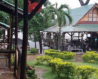 Sugar Cane Guest House 1 - Kanchanaburi - Innenhof