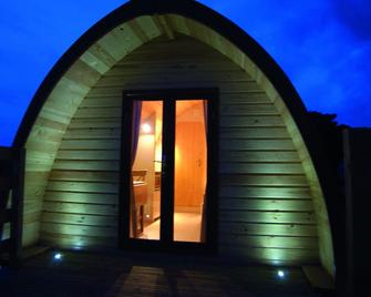 Cabane 3 étoiles - Piscine - eececg - Chamberet - Bâtiment