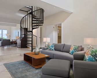 Kailua Kai/Beach Front Licensed Rental #1990/Nuc-1780 - Kailua - Living room