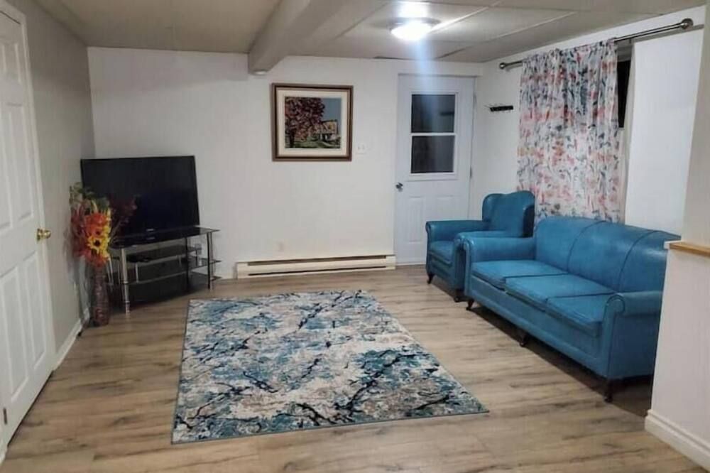 Charming little 3 and 1/2 located close to everything - Salaberry-de-Valleyfield - Salon
