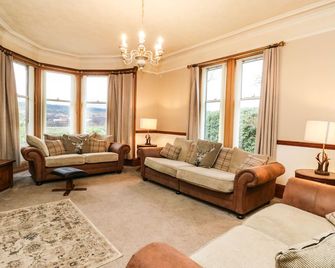 Masada - Spean Bridge - Phòng khách