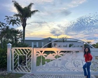 Redneck Riviera ,fishing relaxing paradise On canal , very close to locks - Okeechobee - Pool