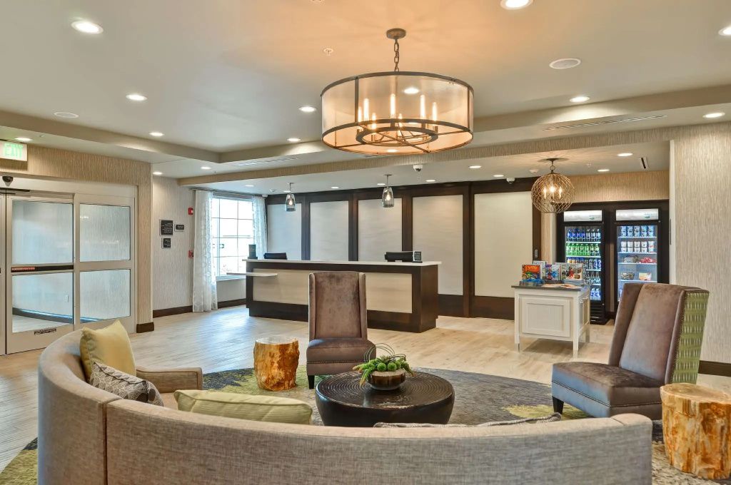 Homewood Suites by Hilton Schenectady - Schenectady - Salónek