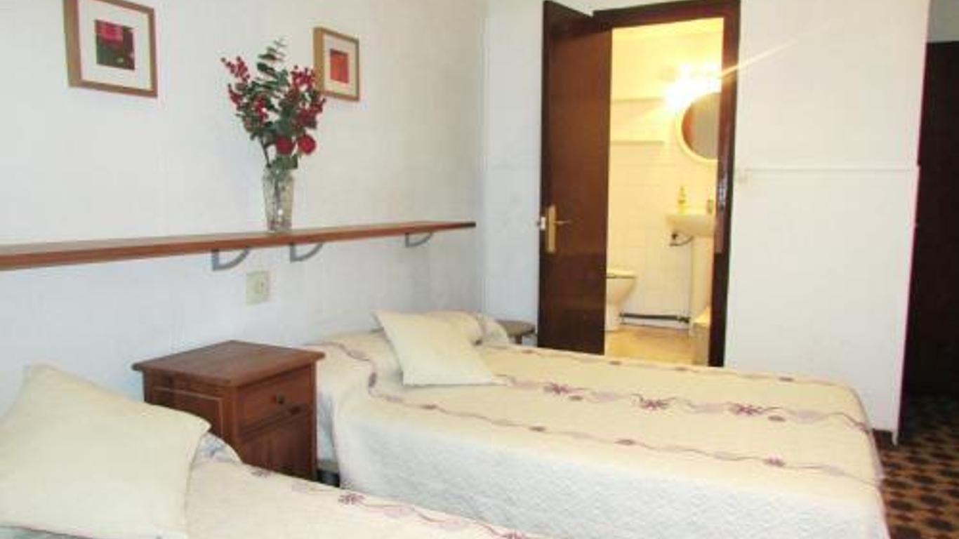 Hostal Lima