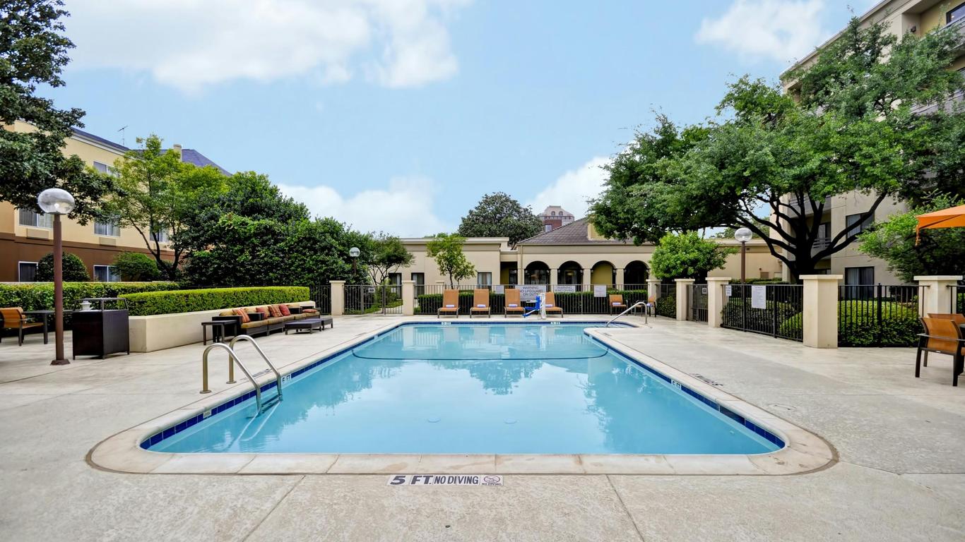 Fairfield Inn & Suites Dallas Medical/Market Center